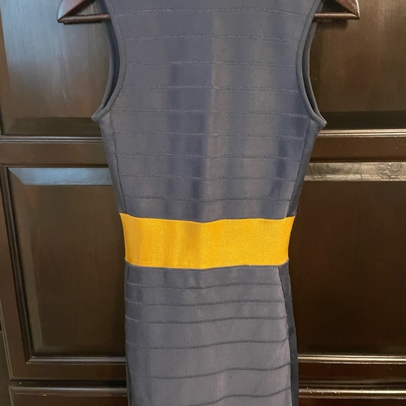 French Connection Mini Bandage Dress Navy Blue Gold Size 2 - Picture 7 of 7